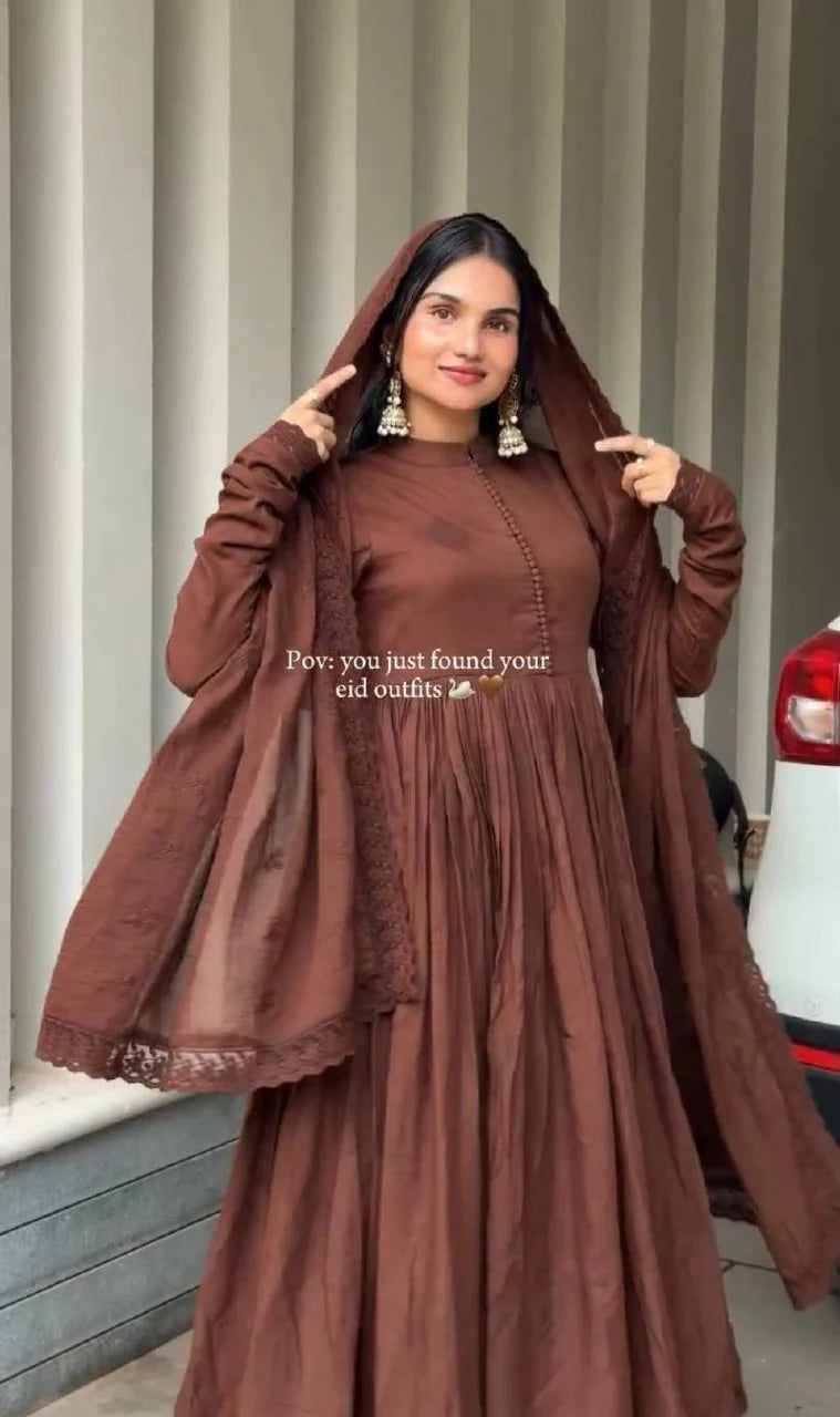 Bhakti - VL Elegant heavy Roman silk gown set
